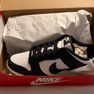 Nike Classic Black and White Low-Tops